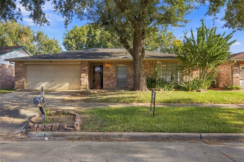 Photo of 13826 Southline Road, Sugar Land, TX