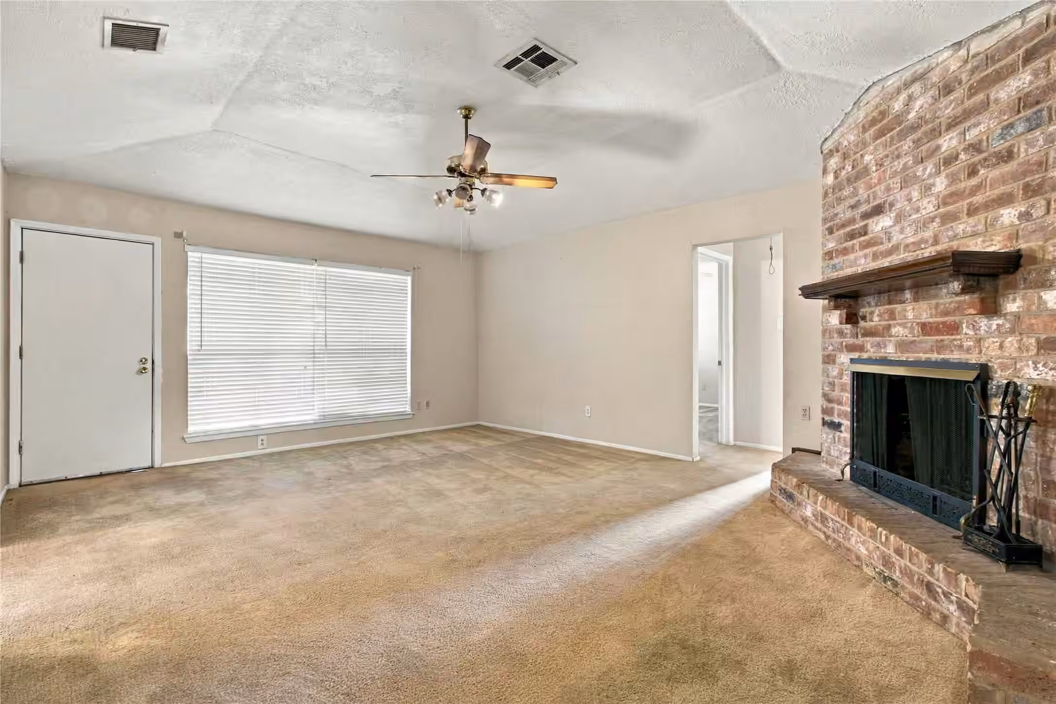 Photo 4 of 13826 Southline Road, Sugar Land, TX