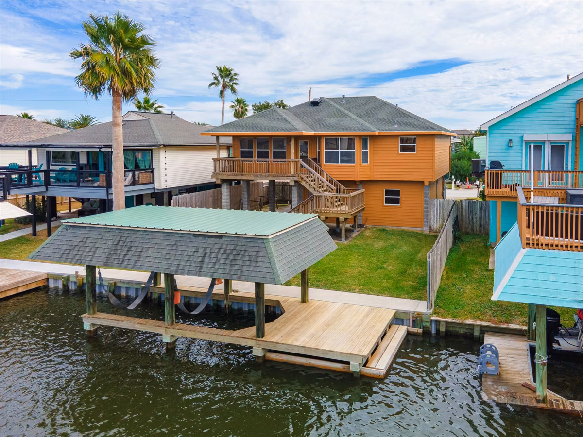 Photo of 582 Warsaw Street, Bayou Vista, TX 77563