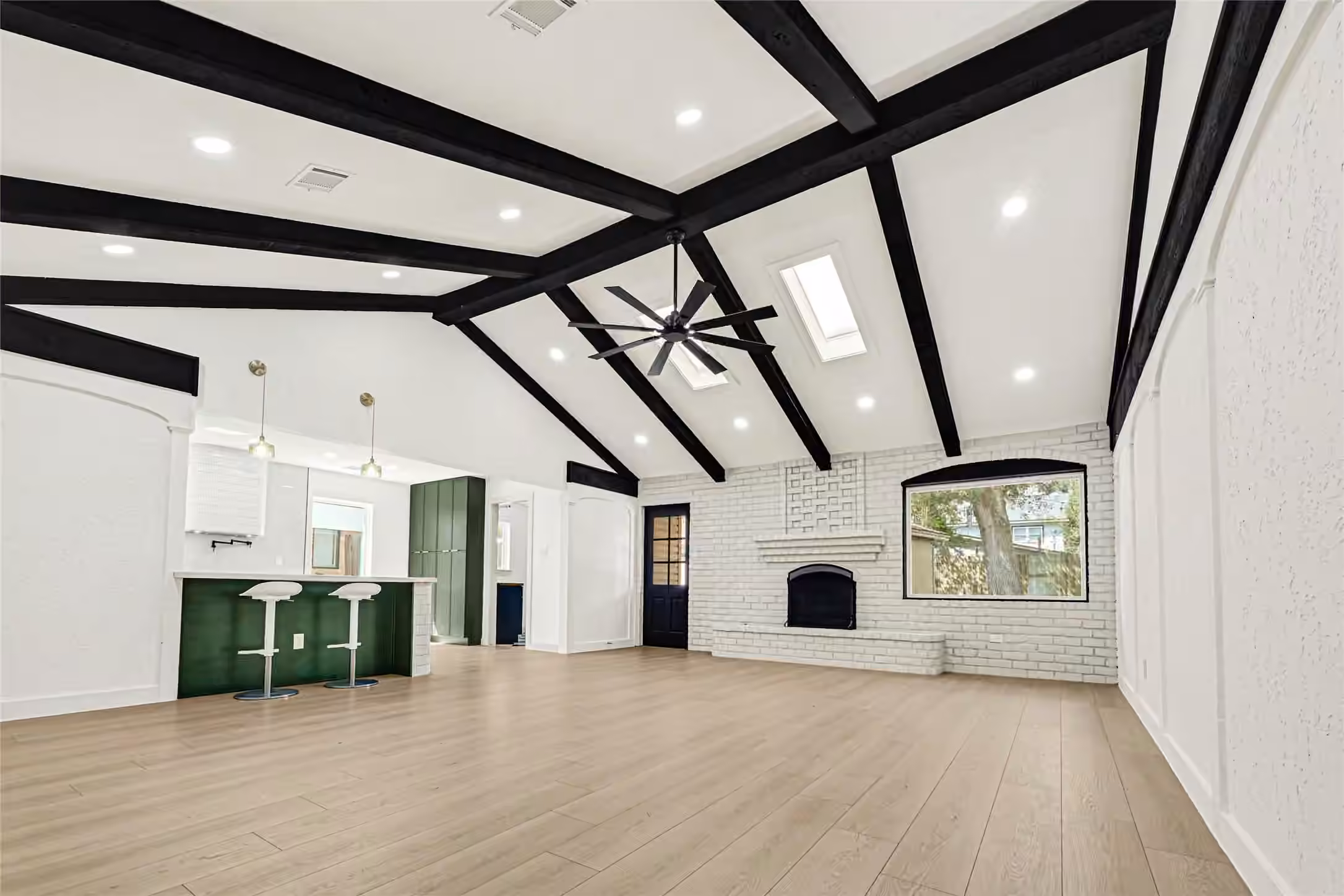 Photo 6 of 11306 Valley Spring Drive, Houston, TX 77043