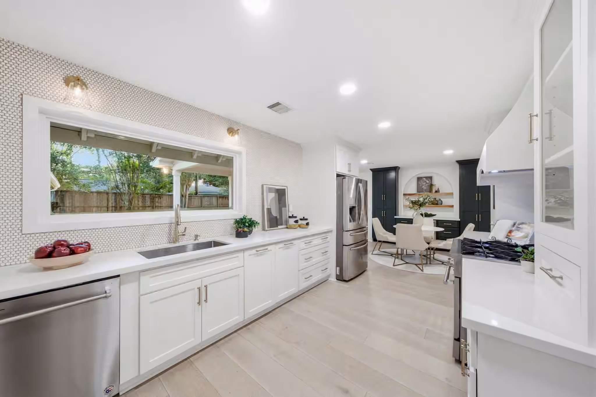 Photo 4 of 10714 Cranbrook Road, Houston, TX