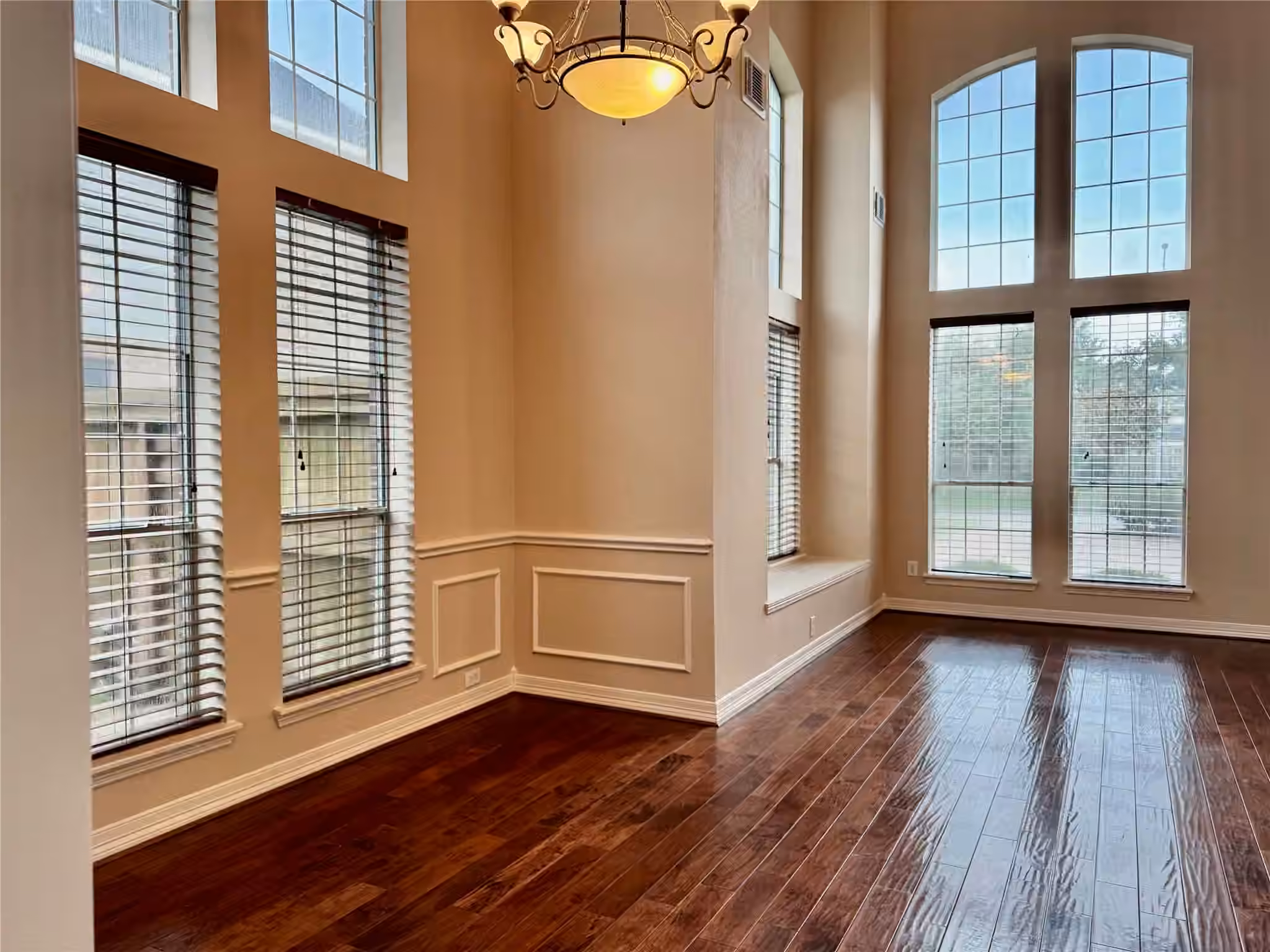 Photo 4 of 2715 Garden Falls Drive, Manvel, TX