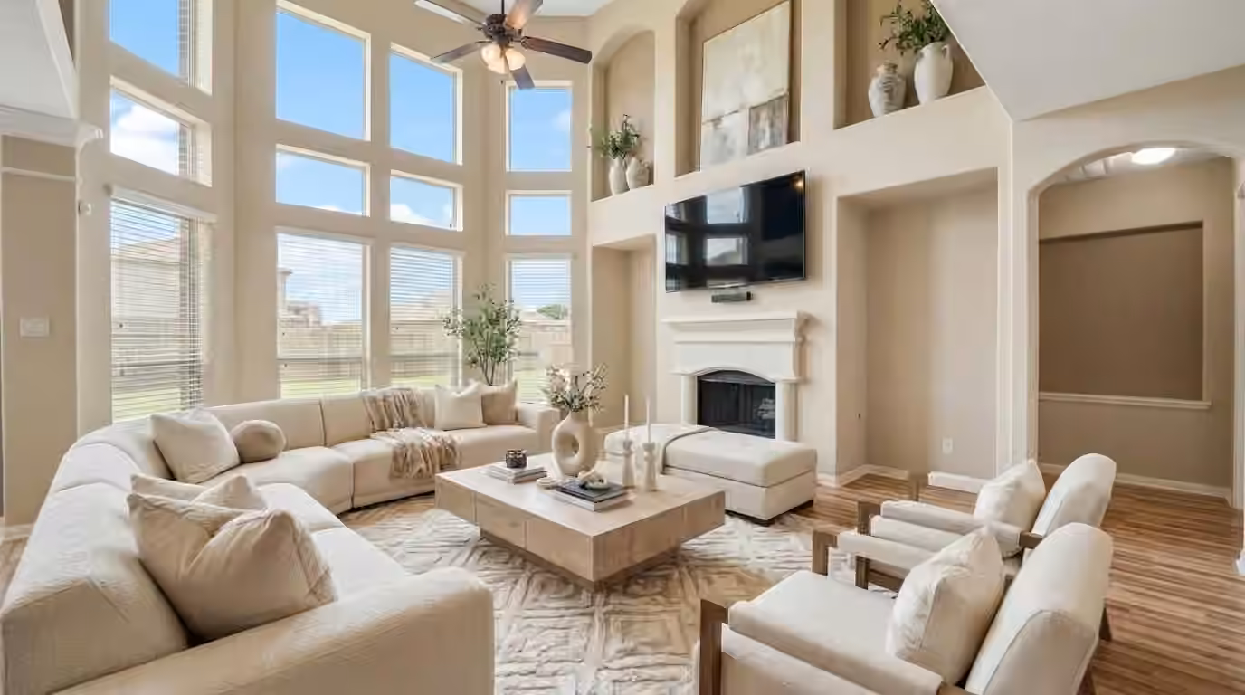 Photo 2 of 9422 Emerald Lakes Drive, Rosharon, TX