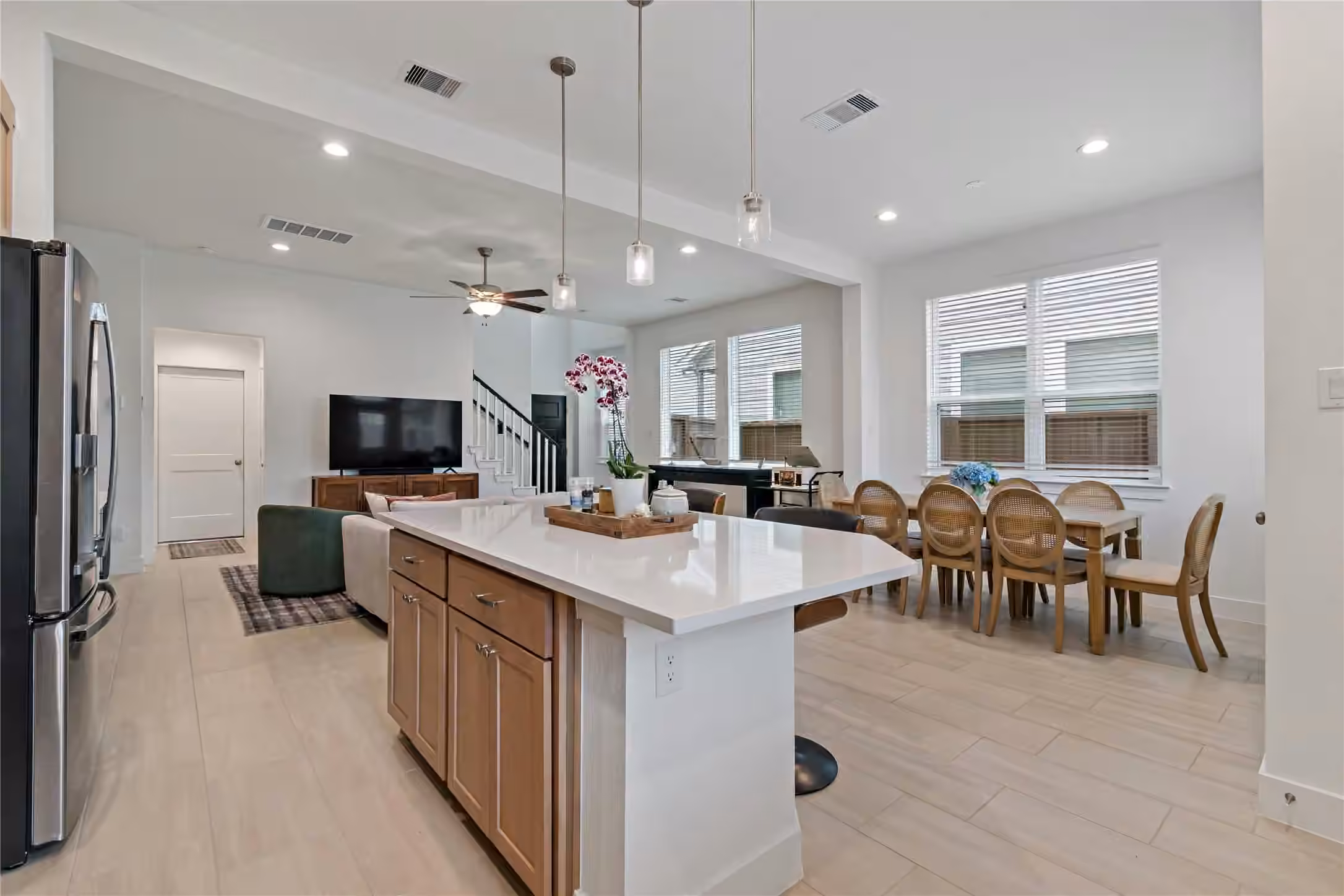 Photo 6 of 5254 Capricorn Way, Rosharon, TX