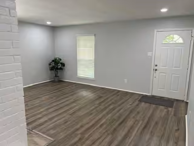 Photo 2 of 7502 Trabajo Drive, Houston, TX