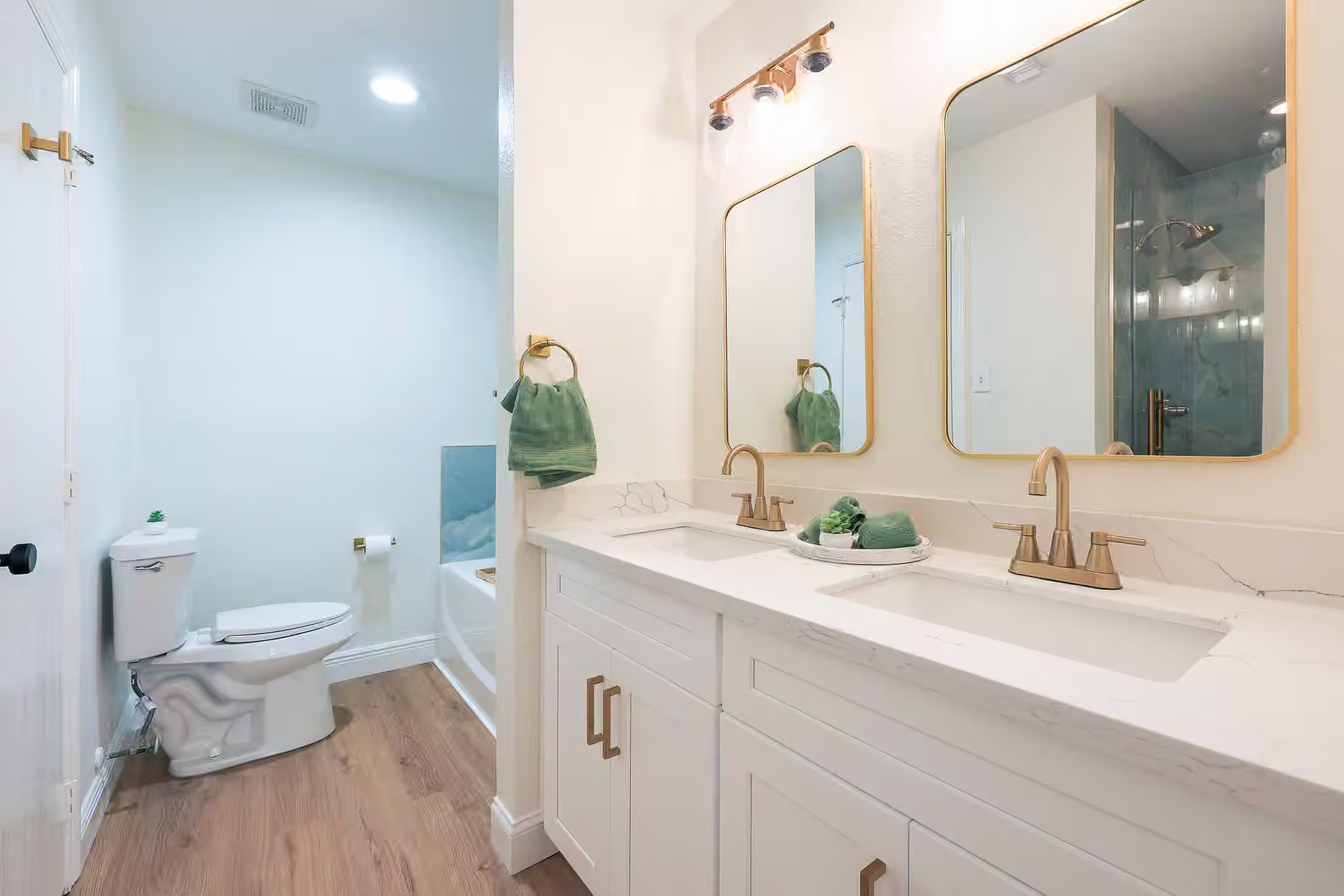 Photo 5 of 5226 chasewood Drive, Bacliff, TX