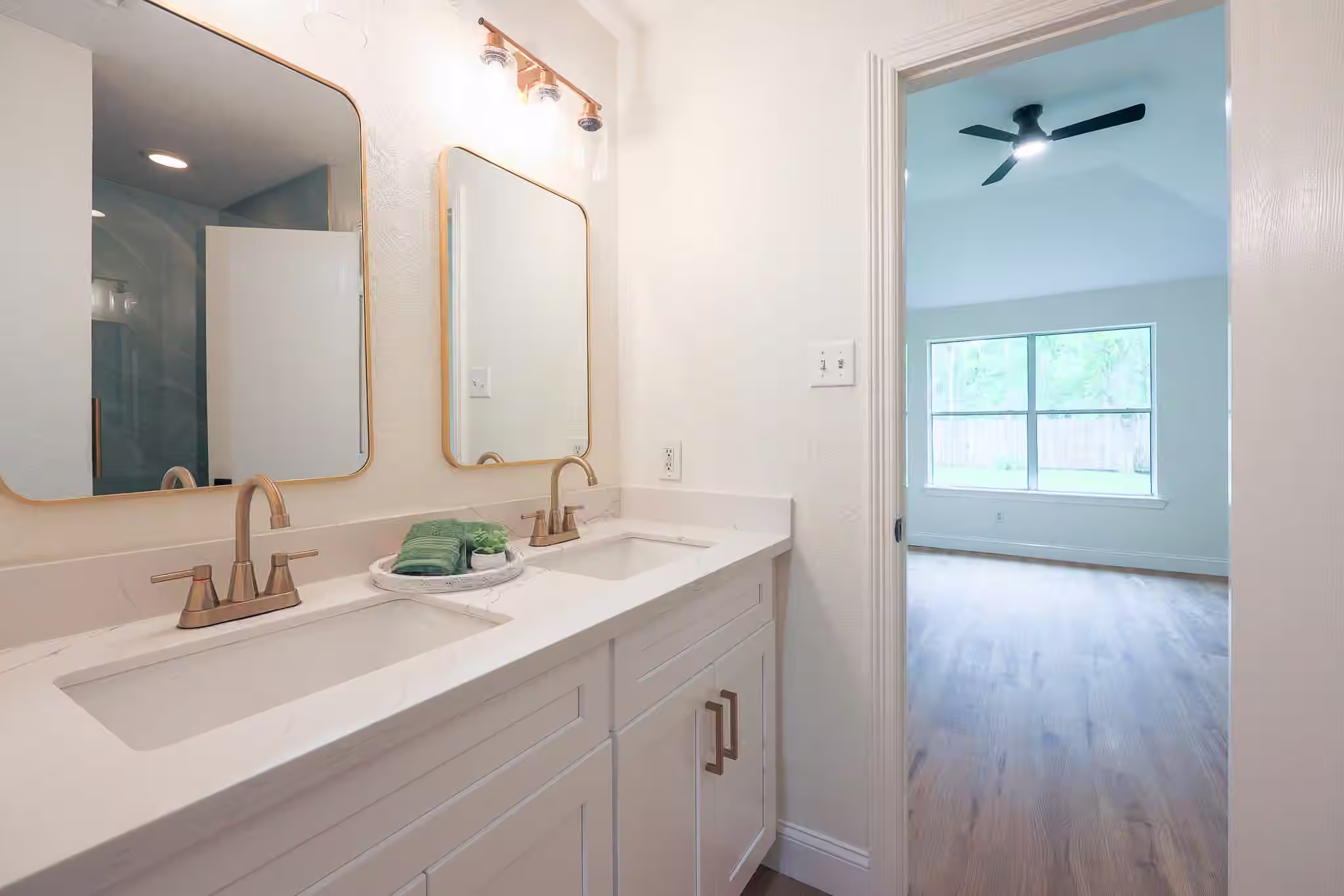Photo 6 of 5226 chasewood Drive, Bacliff, TX