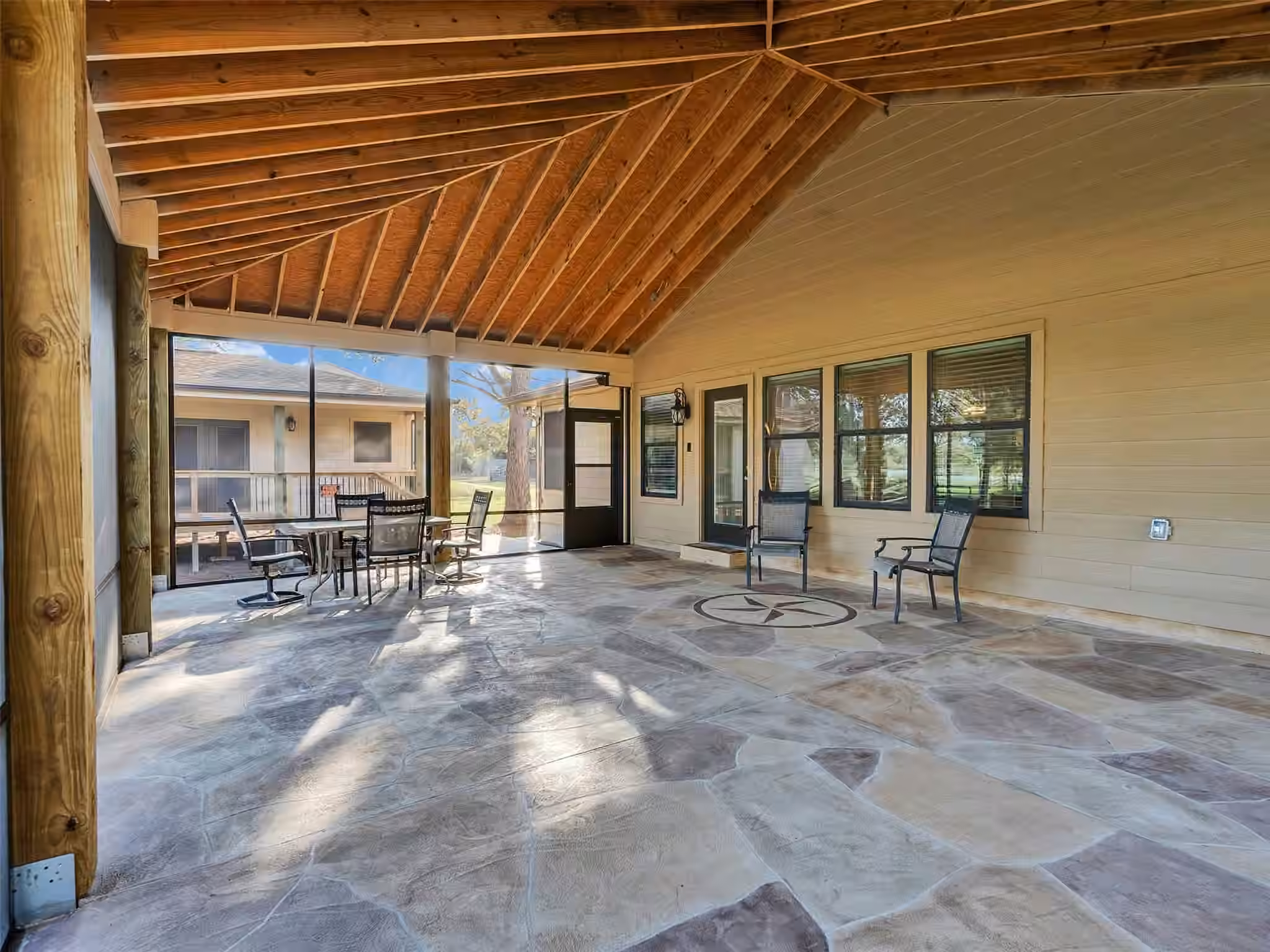 Photo 3 of 1010 Kilgore Road, Baytown, TX