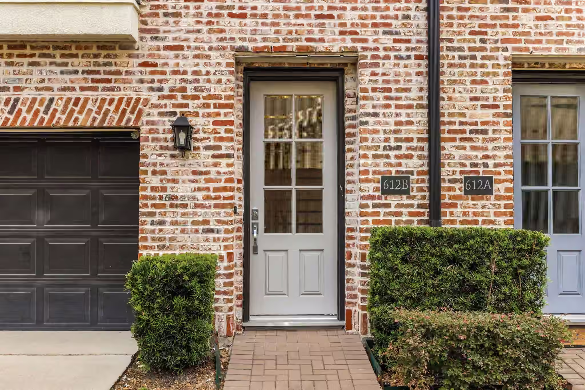 Photo 2 of 612 E 20th Street B, Houston, TX