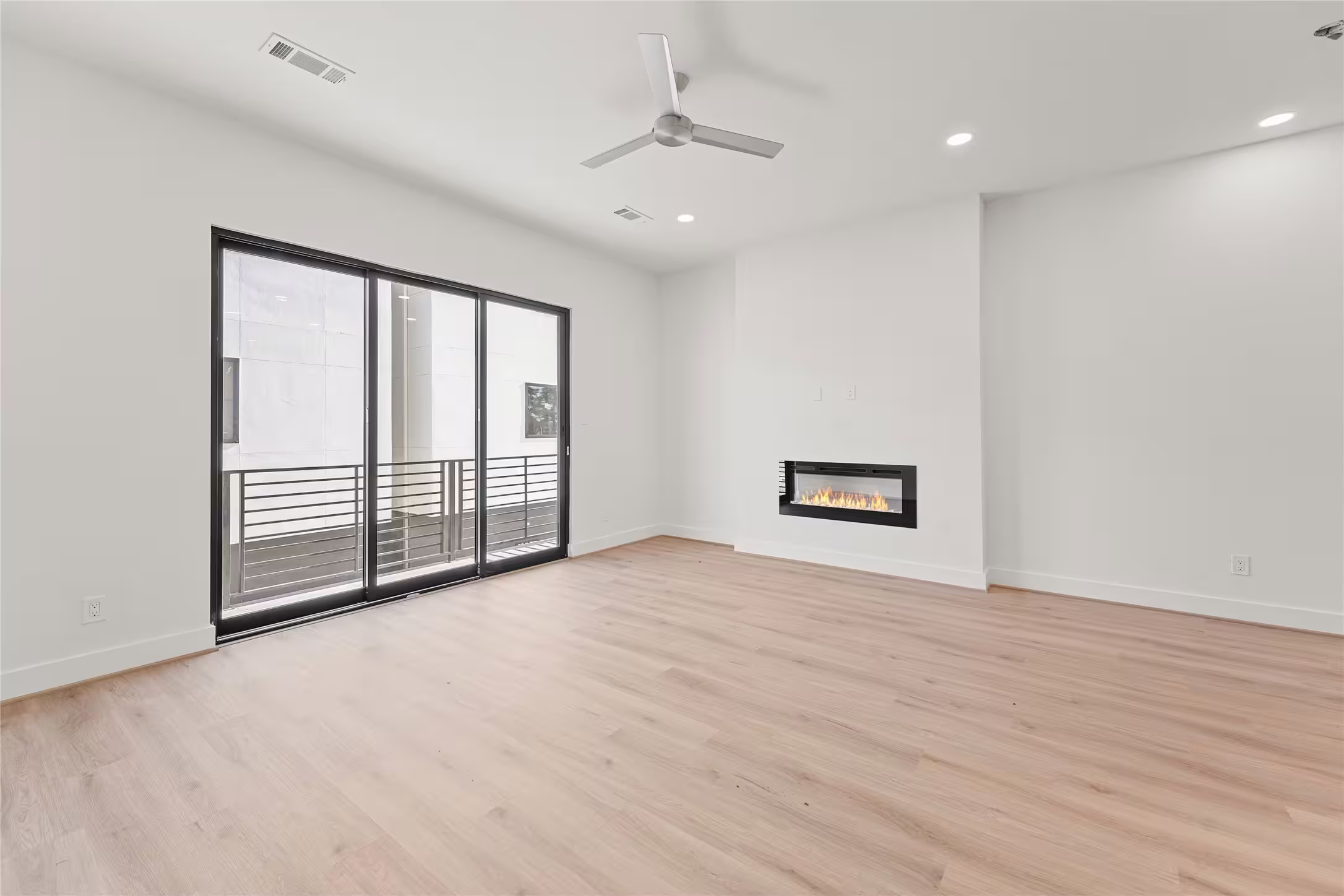 Photo 3 of 1517 Vermont Street B, Houston, TX