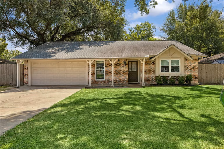 Photo of 2622 Parana Drive, Houston, TX