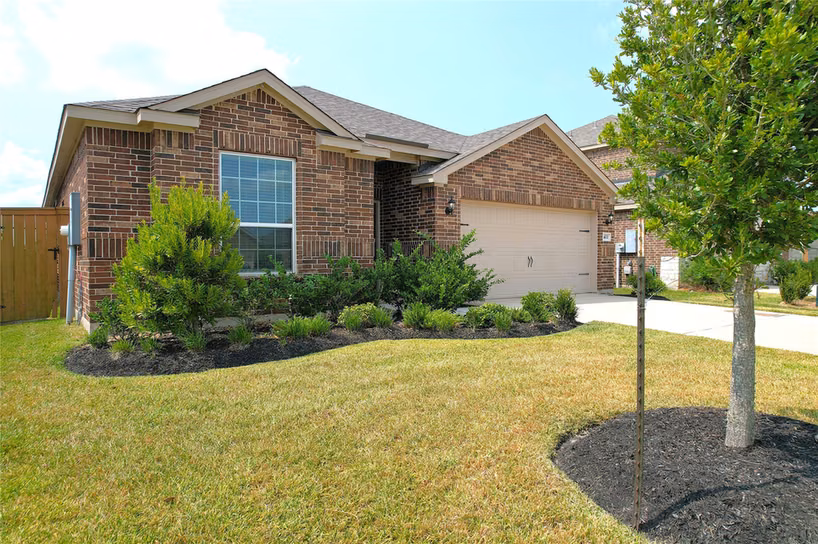 Photo 2 of 14111 Mainmast Drive, Santa Fe, TX