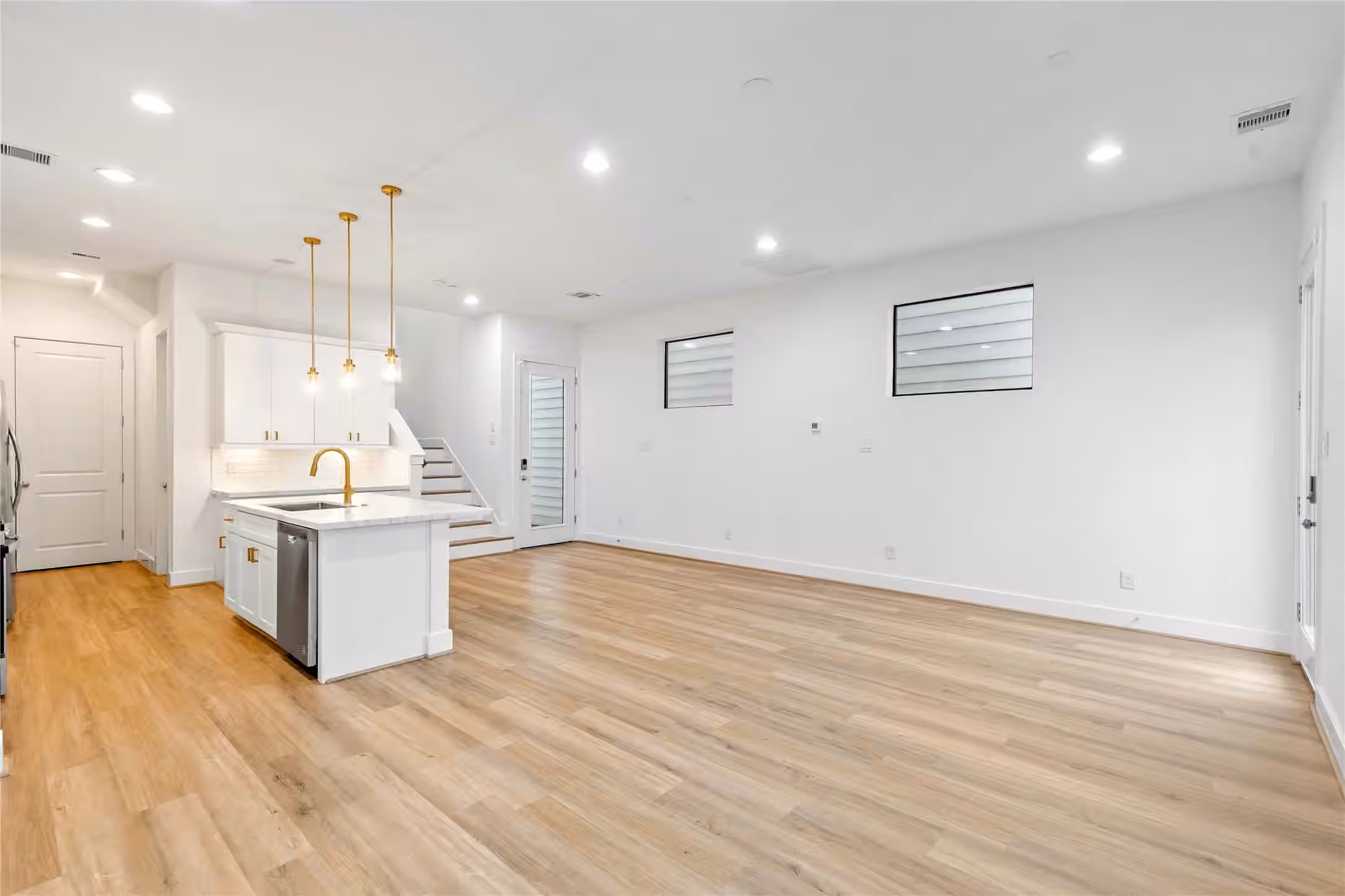 Photo 6 of 4861 Rich Oak Drive, Houston, TX