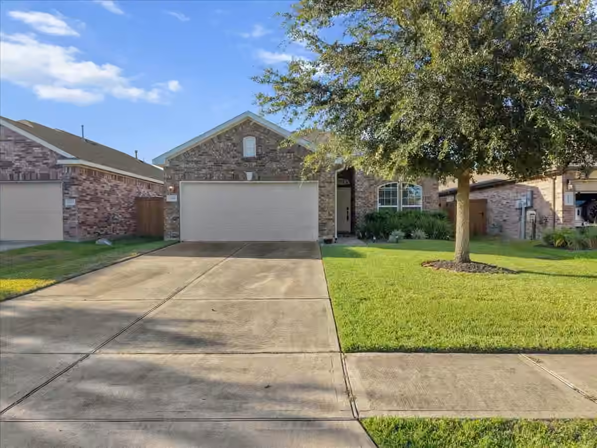 Photo 2 of 12638 Pirate Bend Drive, La Marque, TX 77568