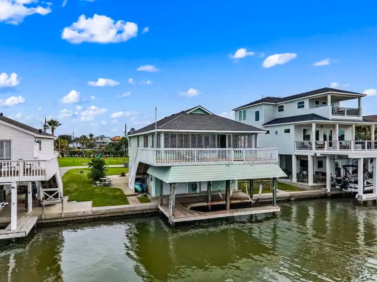 Photo 3 of 16610 Tern Road, Jamaica Beach, TX
