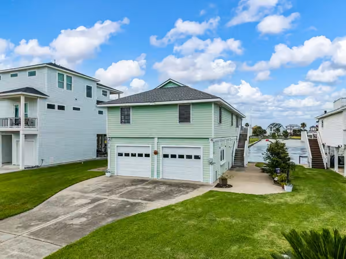 Photo 4 of 16610 Tern Road, Jamaica Beach, TX