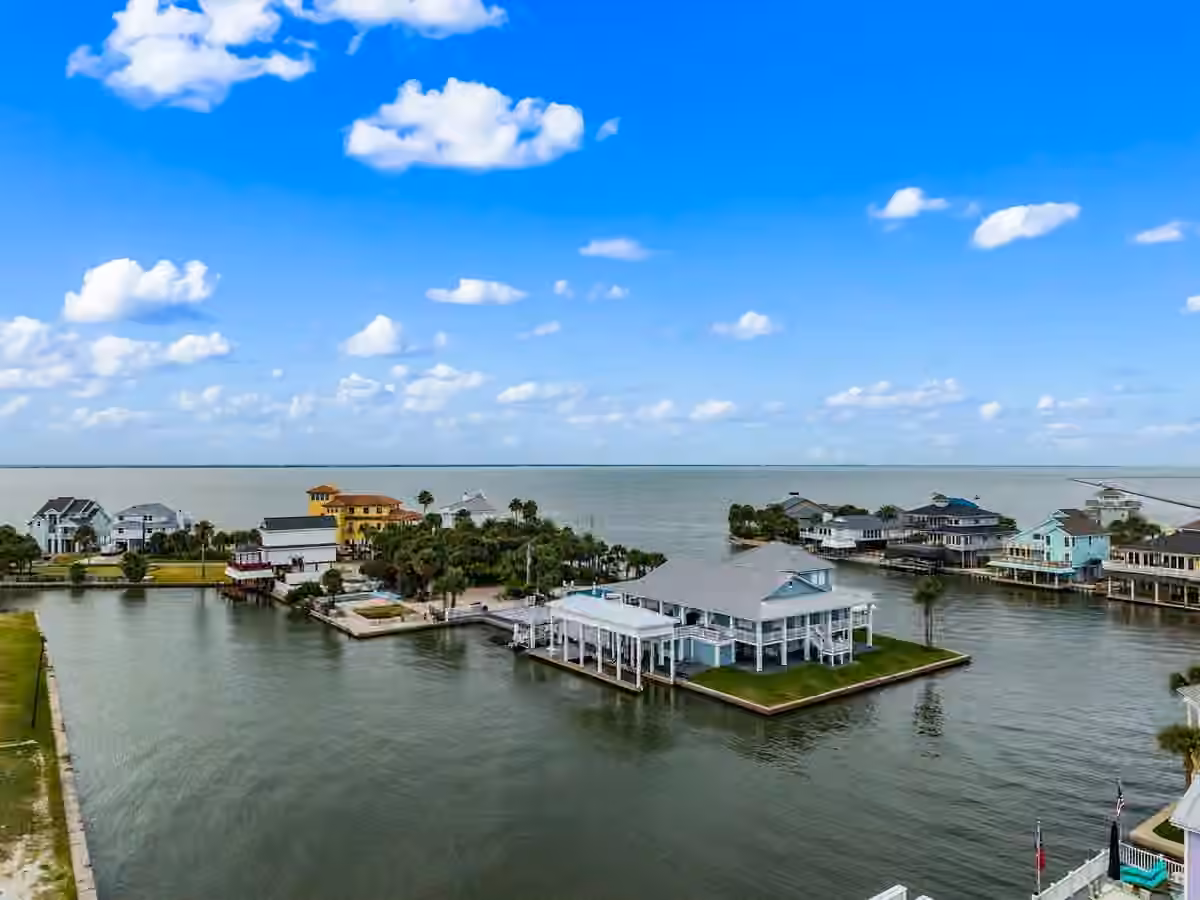 Photo 6 of 16610 Tern Road, Jamaica Beach, TX