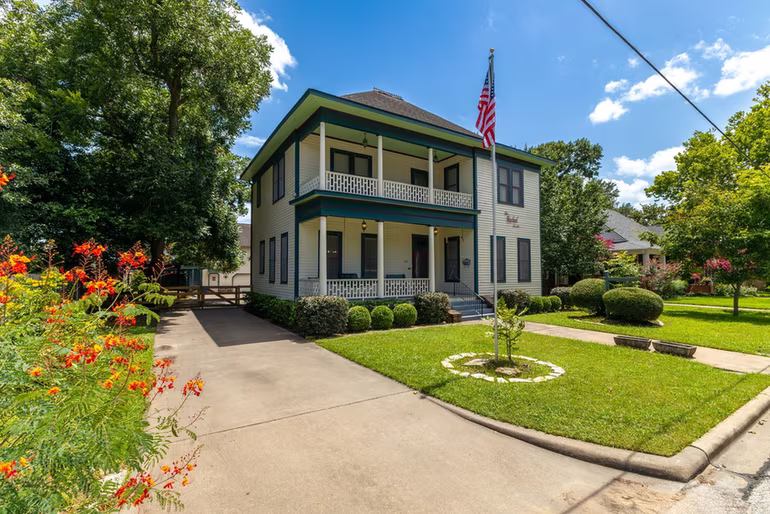 Photo 2 of 415 Peabody Street, Brenham, TX