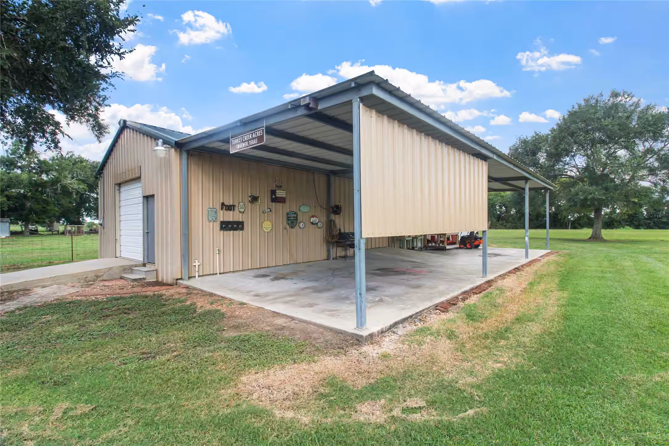Photo 7 of 10704 Buls Road, East Bernard, TX