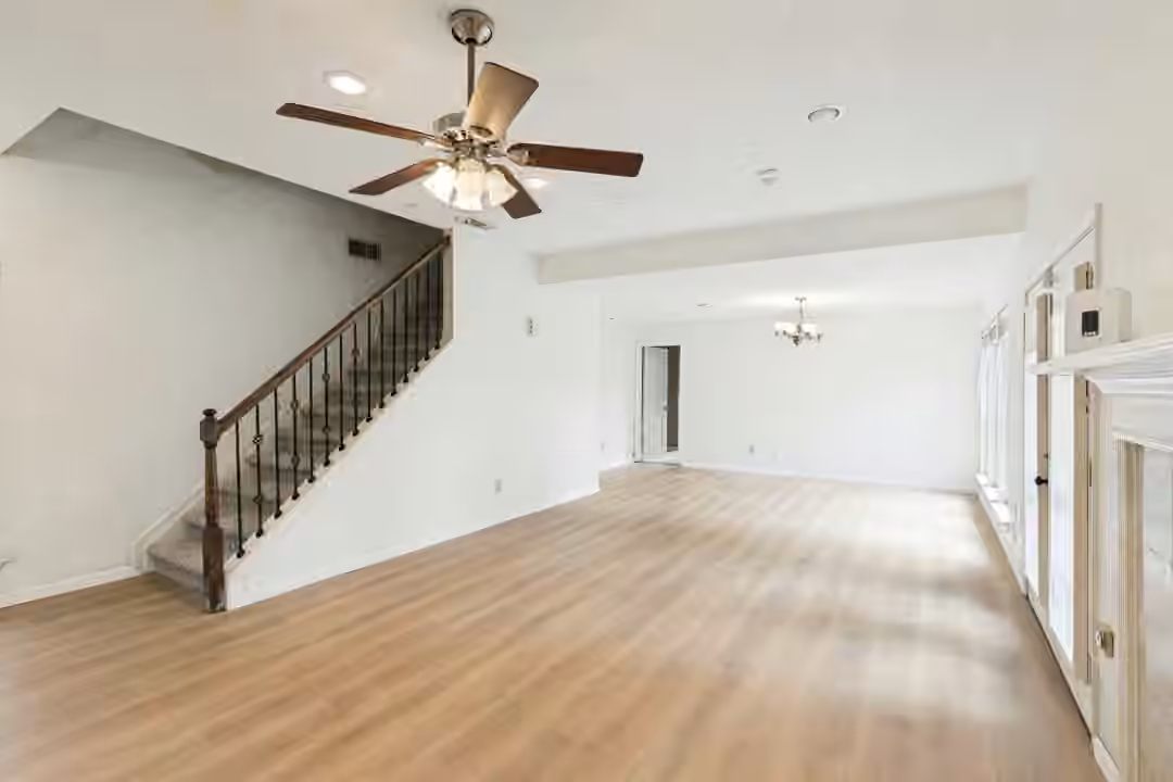 Photo 6 of 8214 Pine Falls Drive, Houston, TX