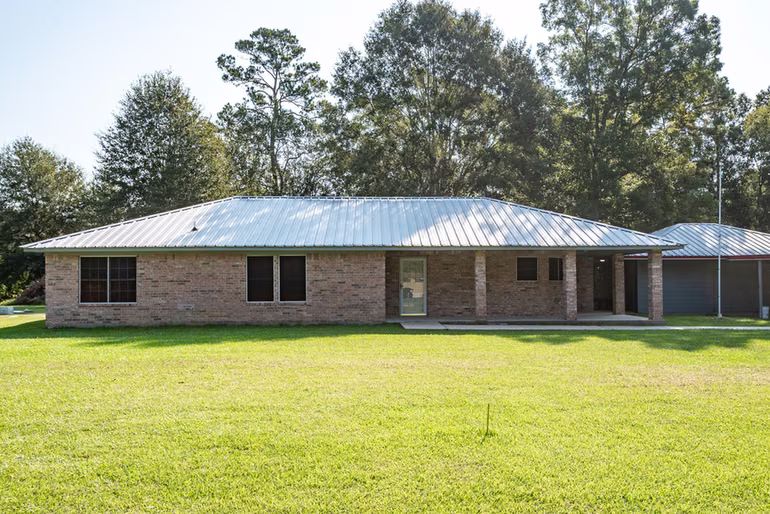 Photo of 27 County Road 3371, Cleveland, TX 77327