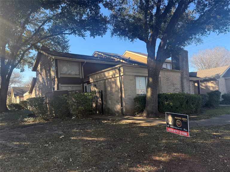 Photo of 8498 Dairy View Lane, Houston, TX