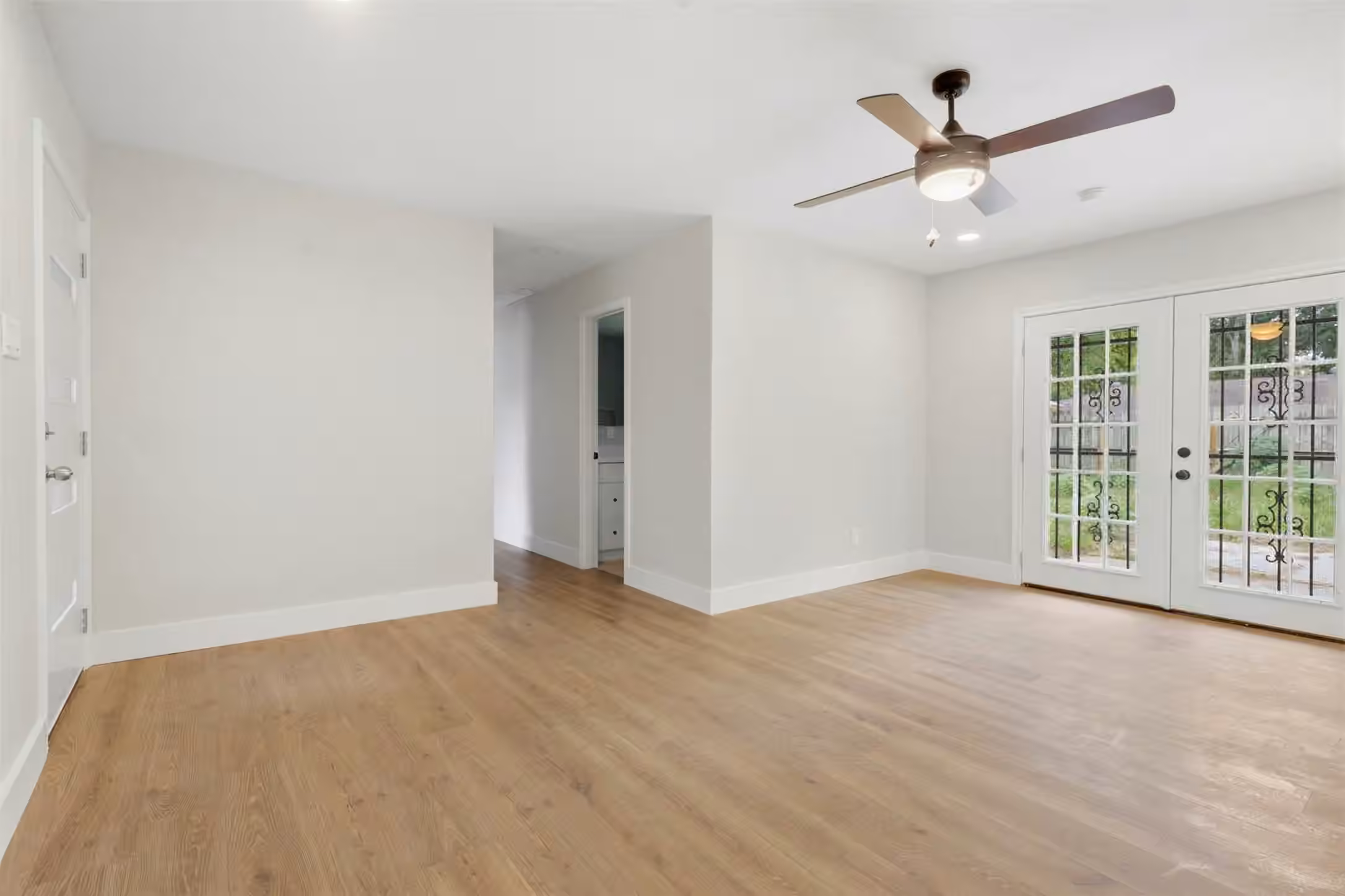 Photo 5 of 11839 Shady Meadow Street, Houston, TX 77039