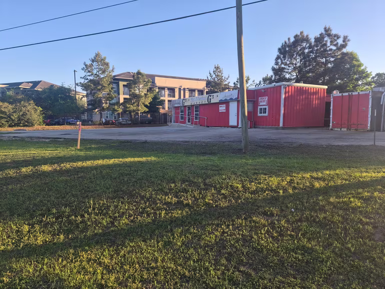 Photo 4 of 4897 W Davis Street, Conroe, TX