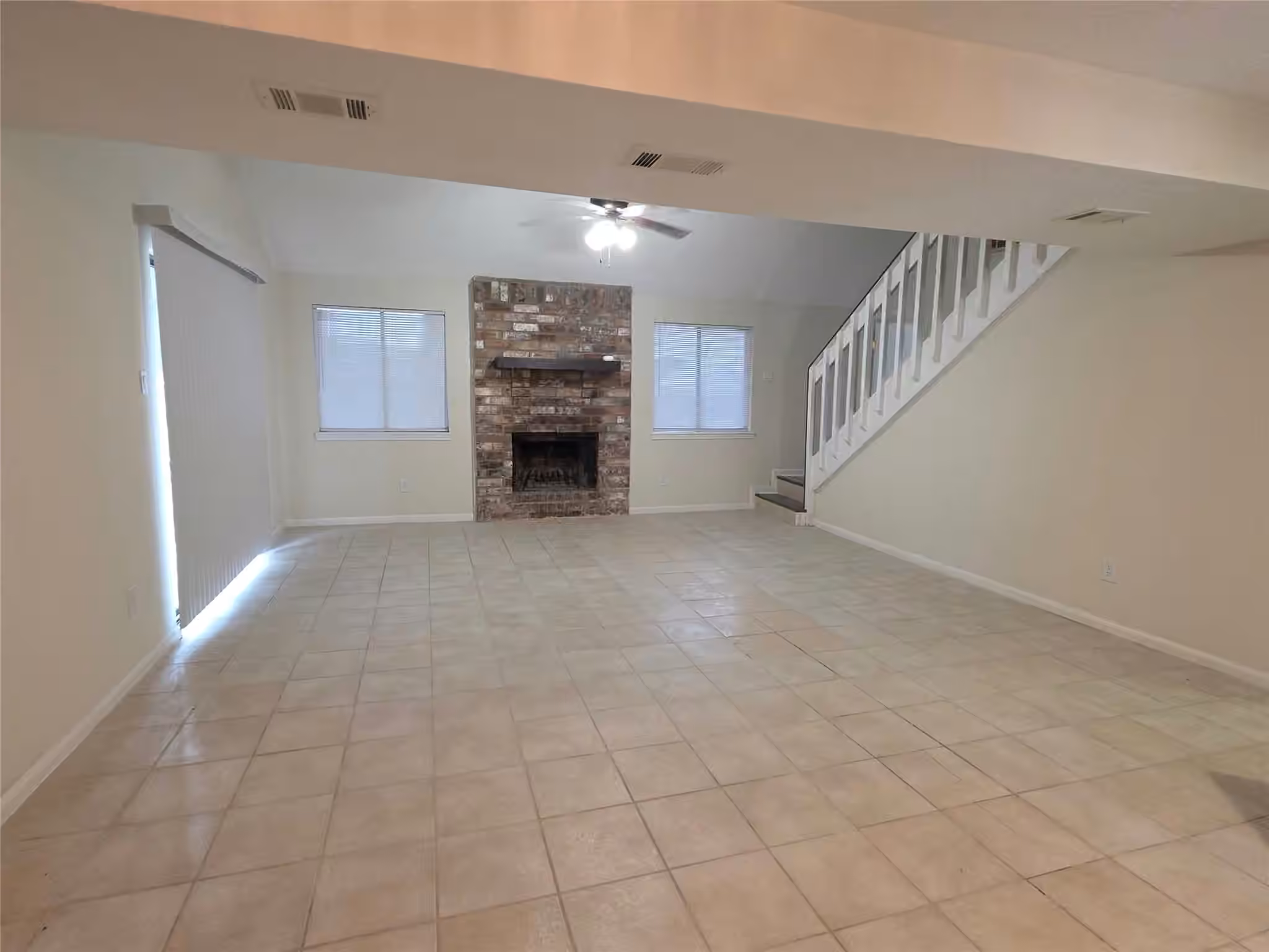 Photo 6 of 962 Sterling Green Drive S, Channelview, TX