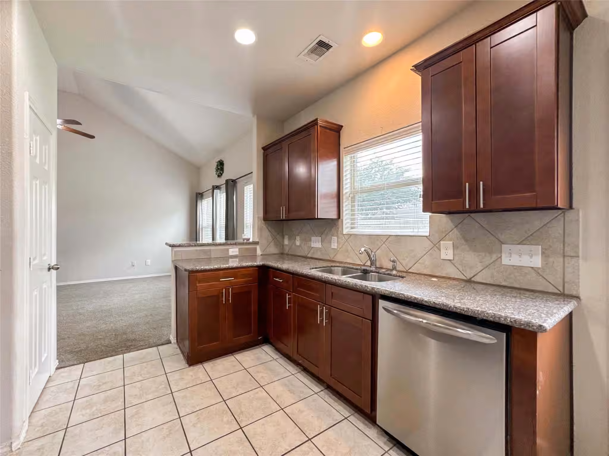 Photo 6 of 3041 Boxwood Springs Lane, Dickinson, TX