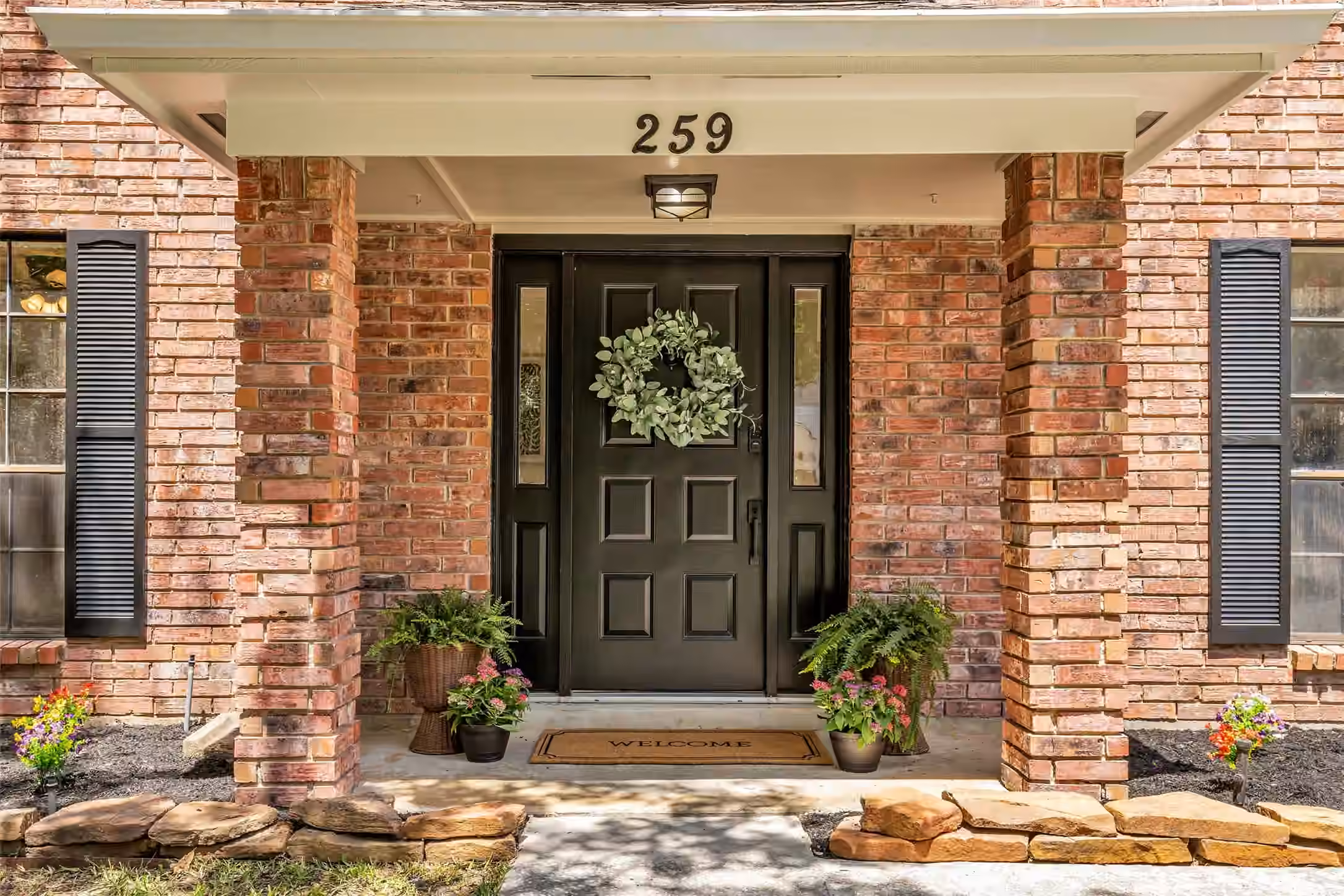 Photo 4 of 259 E Rainbow Ridge Circle, The Woodlands, TX