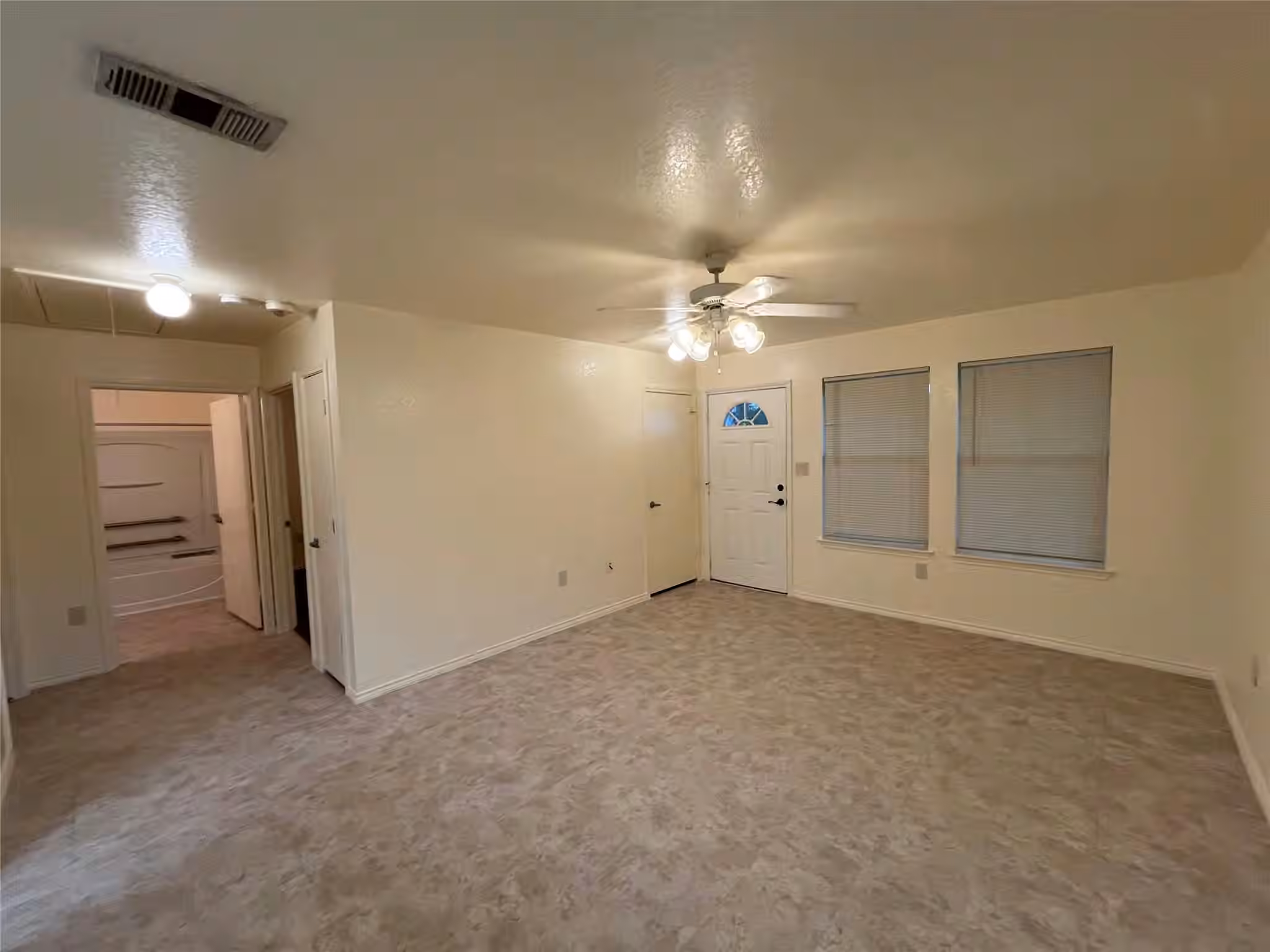 Photo 3 of 13023 Pleasant Valley Drive, Rosharon, TX