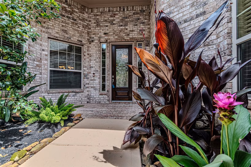 Photo 6 of 1302 Majestic Pines Court, Houston, TX