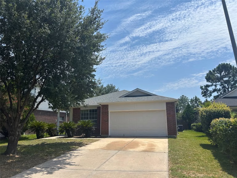 Photo of 24227 Pinecreek Point, Spring, TX 77373