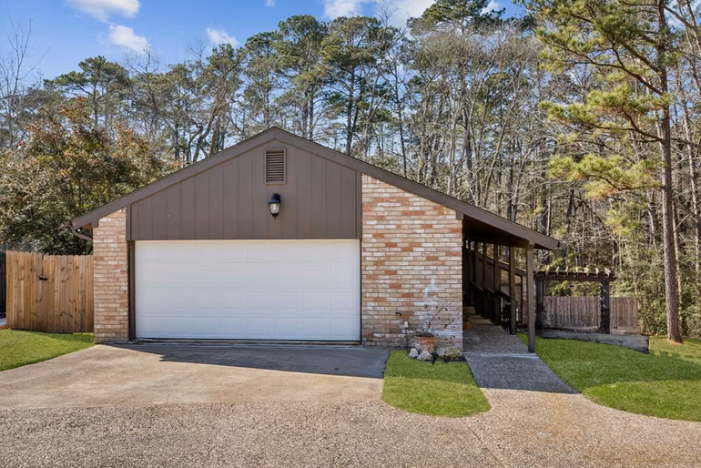 Photo 5 of 24617 Camwood Road, Huntsville, TX