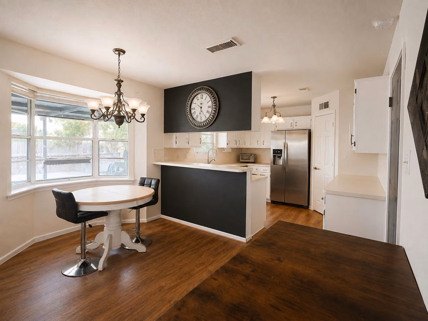 Photo 3 of 1105 E Adoue Street, Alvin, TX