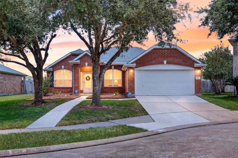 Photo of 14810 Stocklin Court, Sugar Land, TX 77498