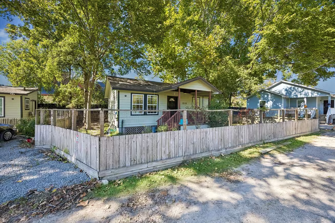 Photo of 1218 & 1216 Paul Quinn Street, Houston, TX 77091