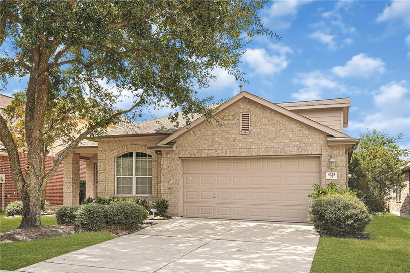 Photo of 8215 Kerrington Glen Drive, Cypress, TX 77433