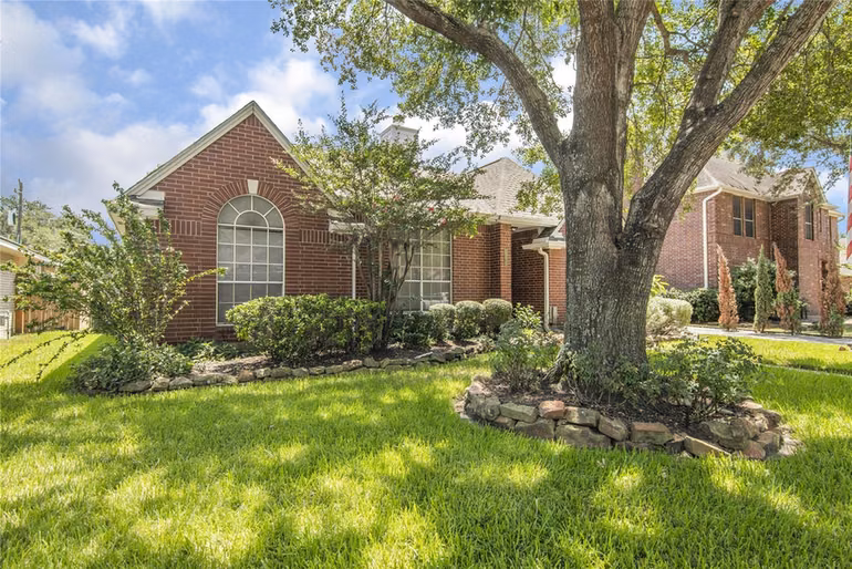 Photo of 3305 Greenwood Place, Deer Park, TX