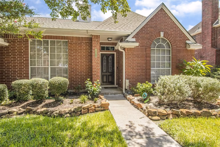 Photo 3 of 3305 Greenwood Place, Deer Park, TX