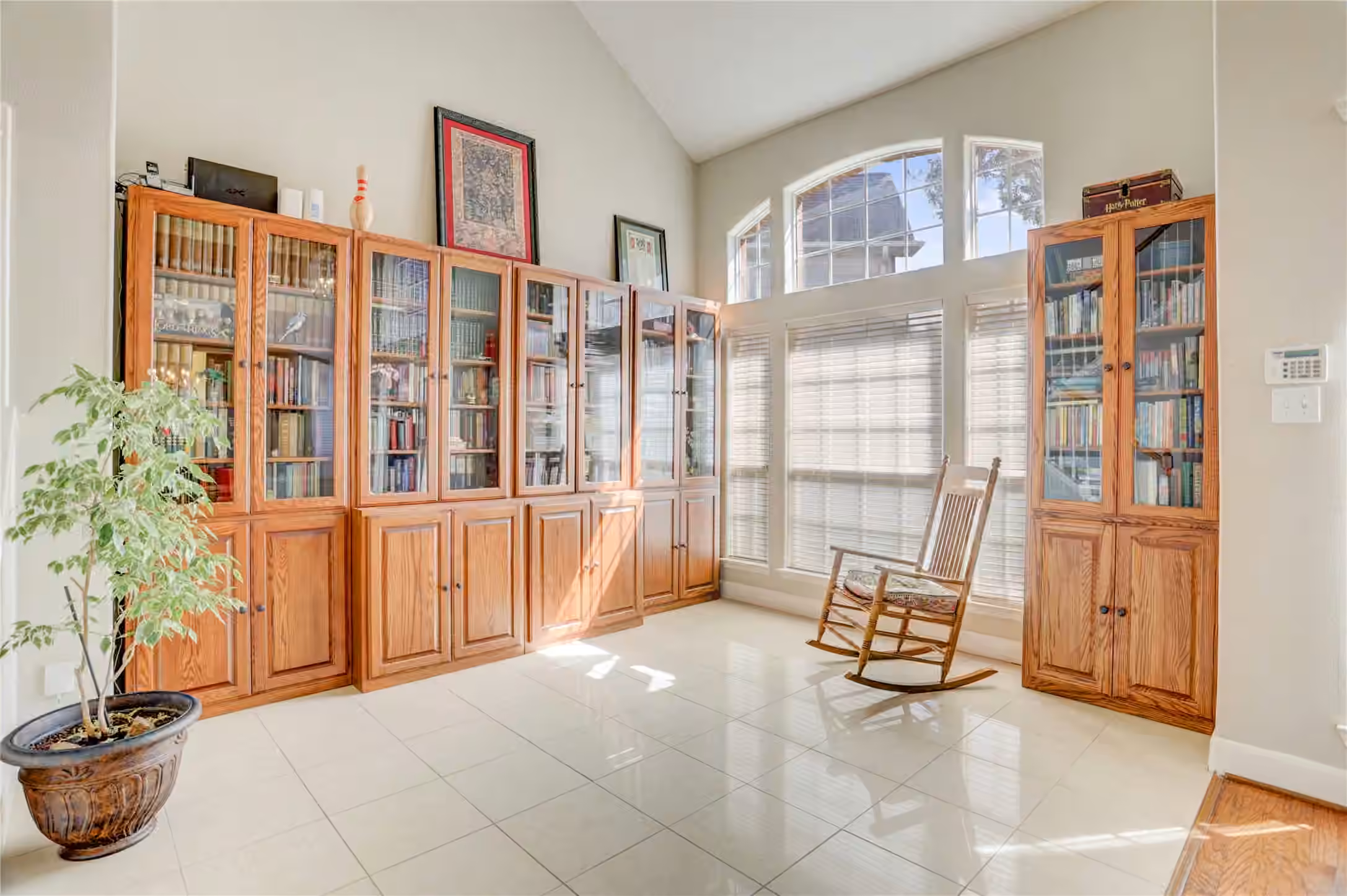 Photo 5 of 1505 Maple Leaf Court, Pearland, TX