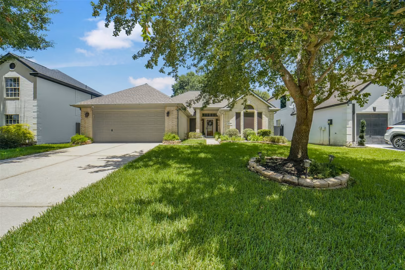 Photo 2 of 16710 Innisbrook Drive, Houston, TX