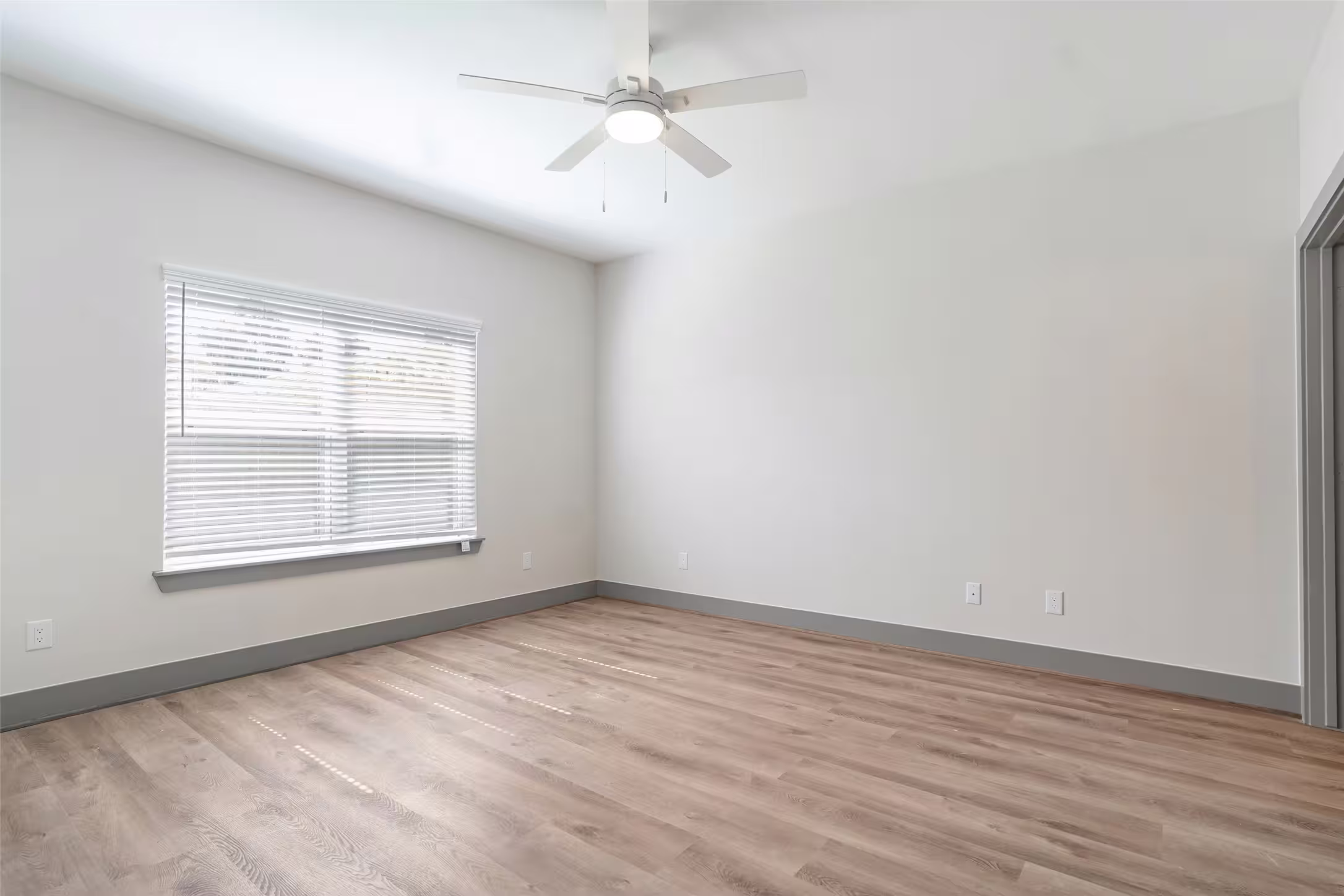 Photo 6 of 9916 Dipping Woods Street, Houston, TX