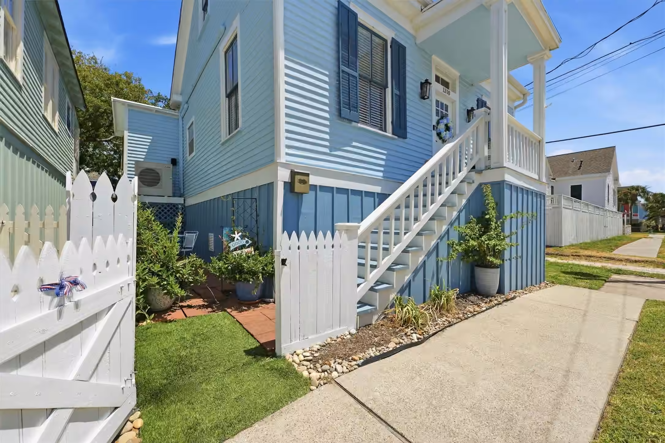 Photo 3 of 1310 19th Street, Galveston, TX