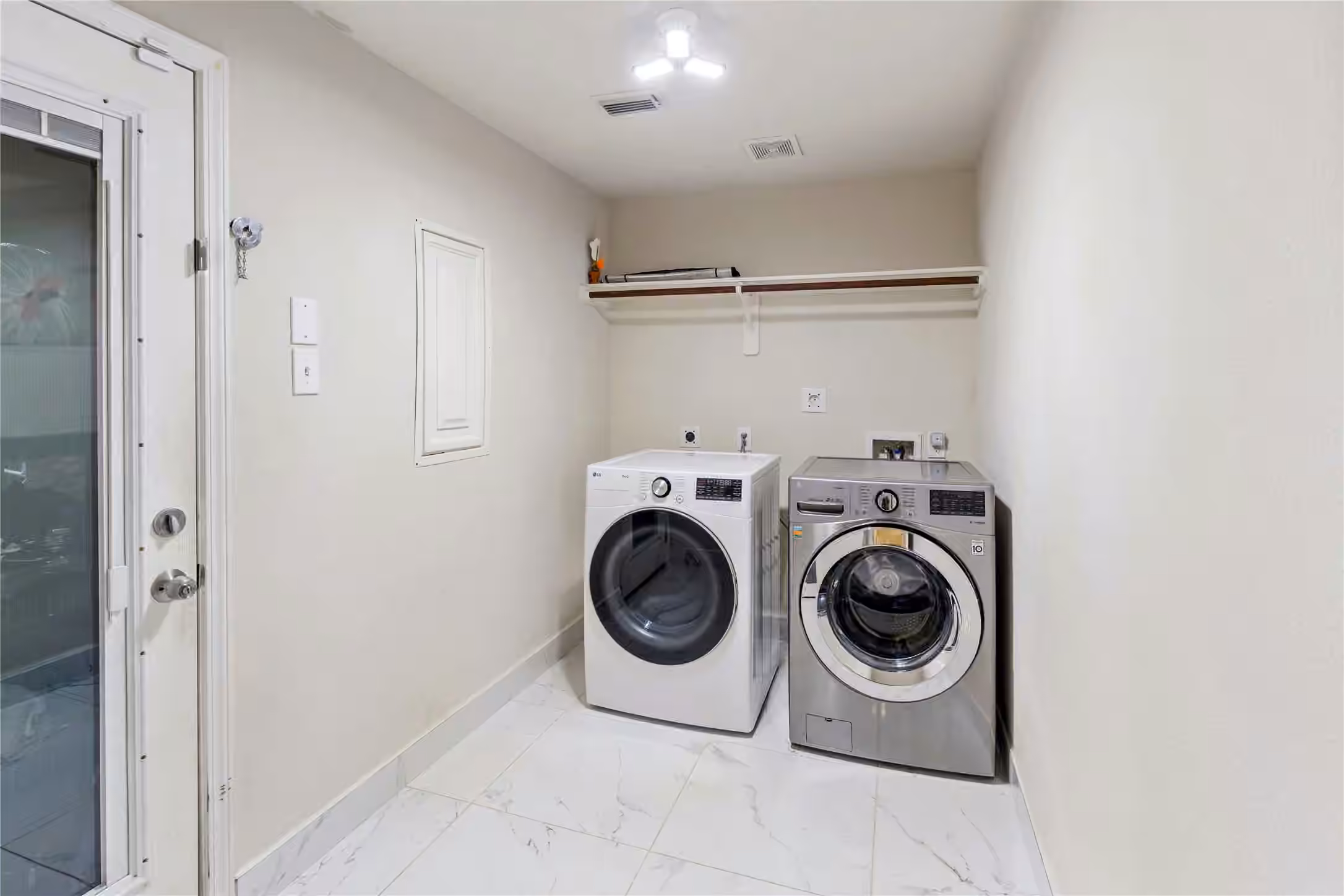 Photo 4 of 6531 Lost Pines Bend, Houston, TX
