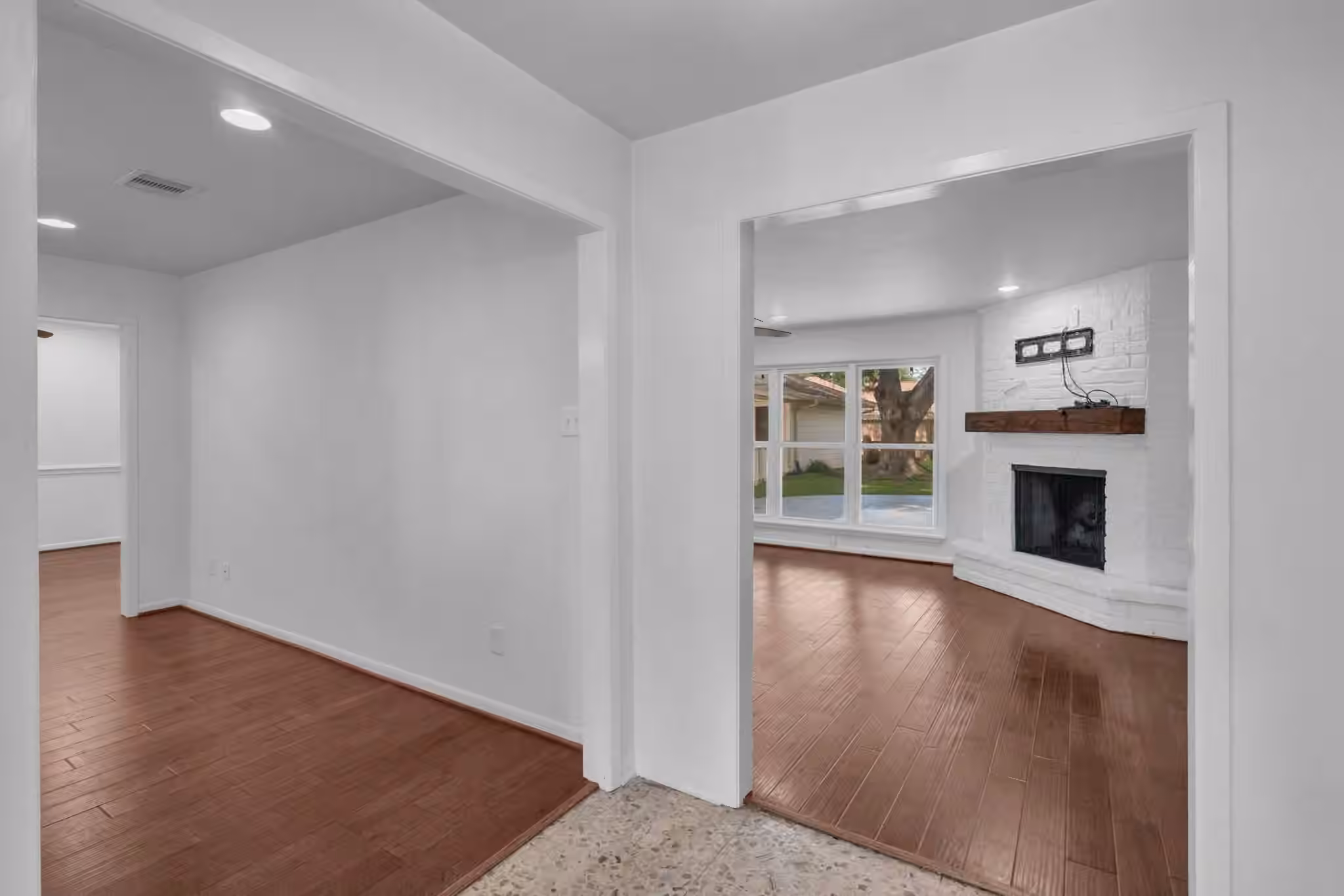 Photo 6 of 11418 Valley Stream Drive, Houston, TX 77043