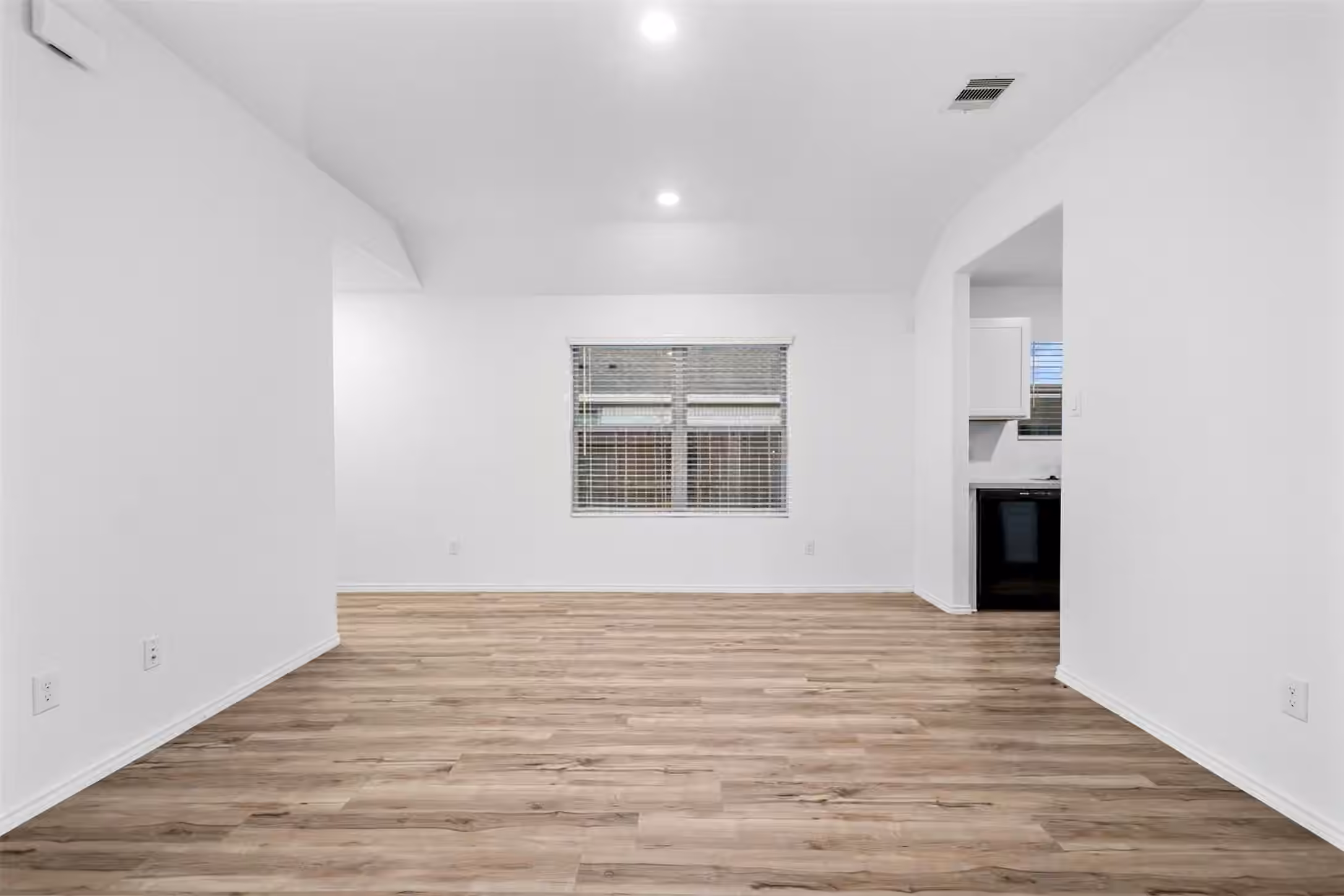 Photo 6 of 14534 Broadbury Pond Road, Rosharon, TX