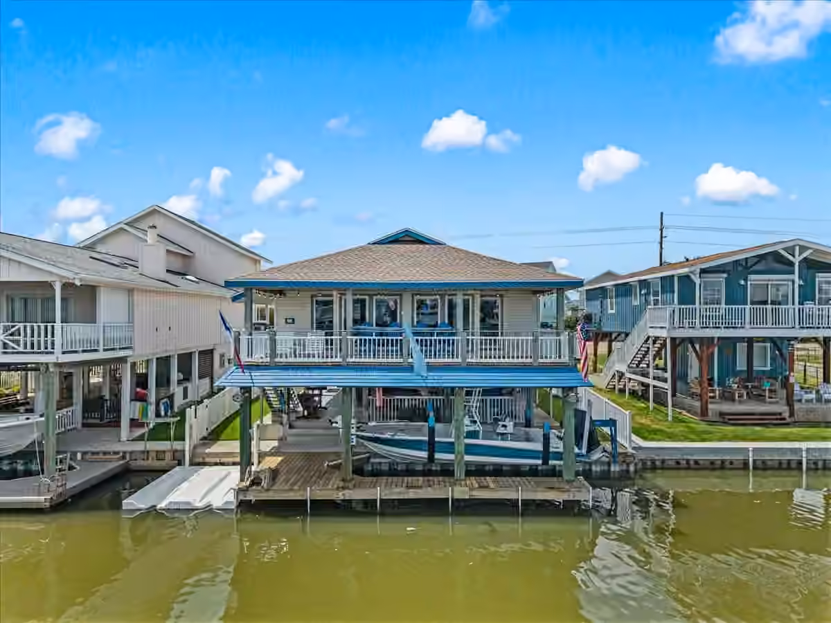 Photo 4 of 4023 Nueces Drive, Galveston, TX