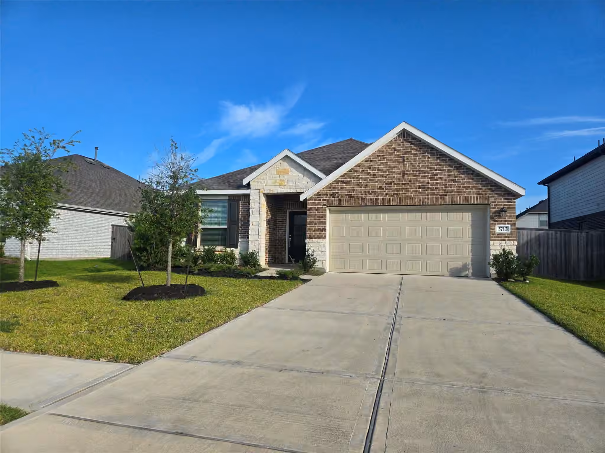 Photo 2 of 3712 Windy Brook Road, Rosenberg, TX